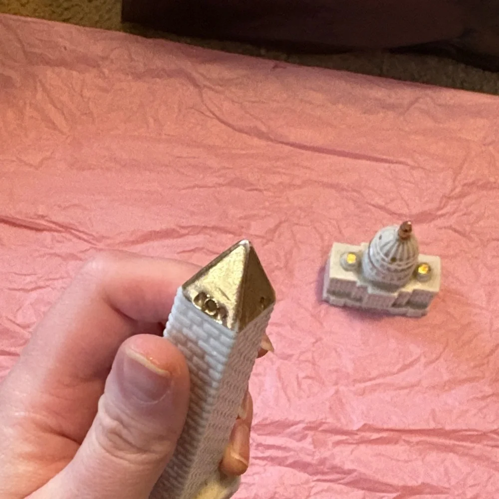 White Ceramic Washington Monument & U.S. Capitol Salt Shaker Set Gold Accents